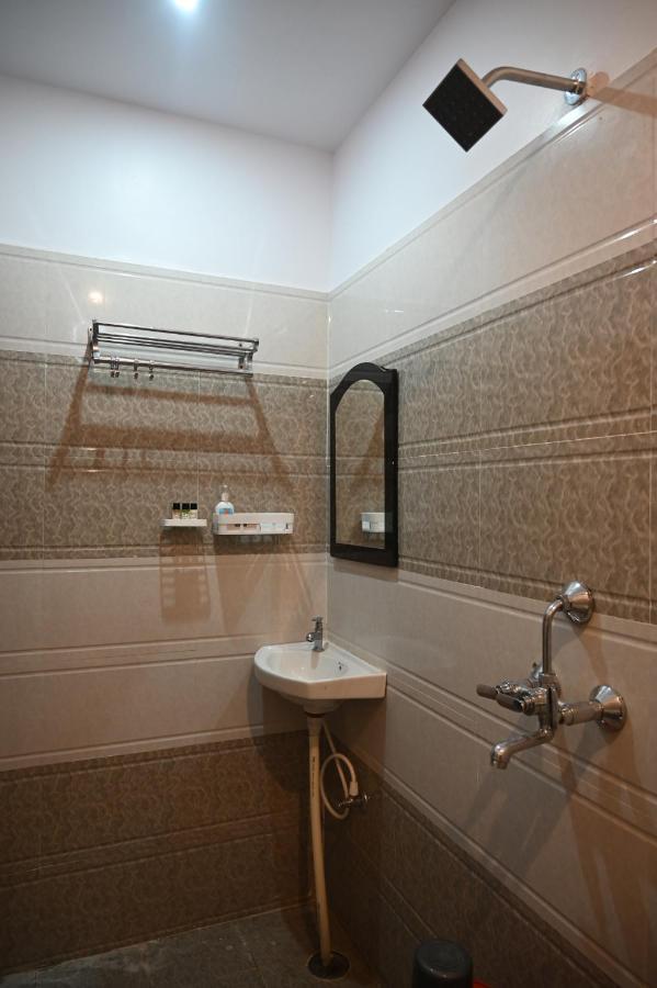 Hotel Diamant Inn Патна Экстерьер фото