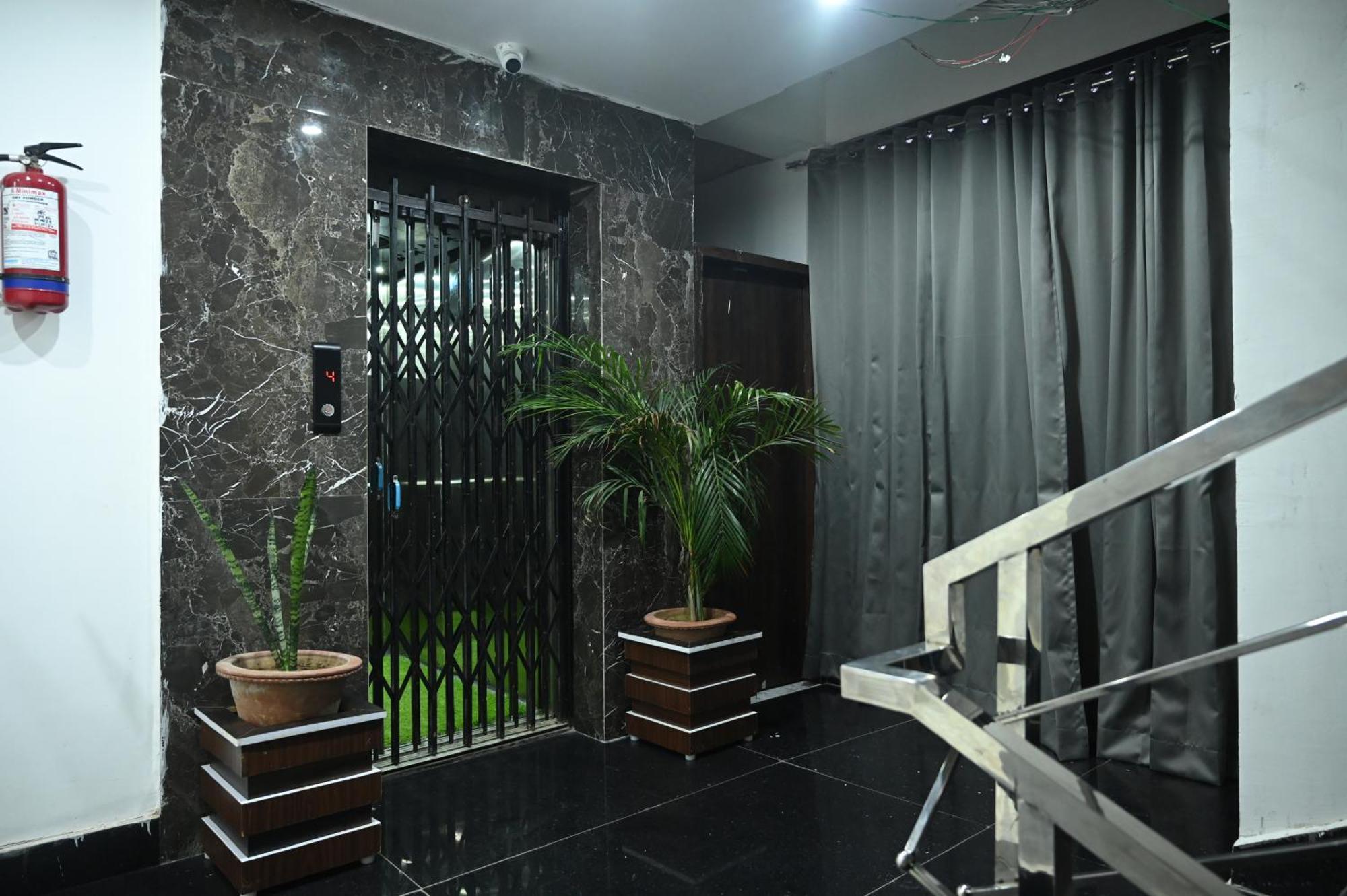 Hotel Diamant Inn Патна Экстерьер фото